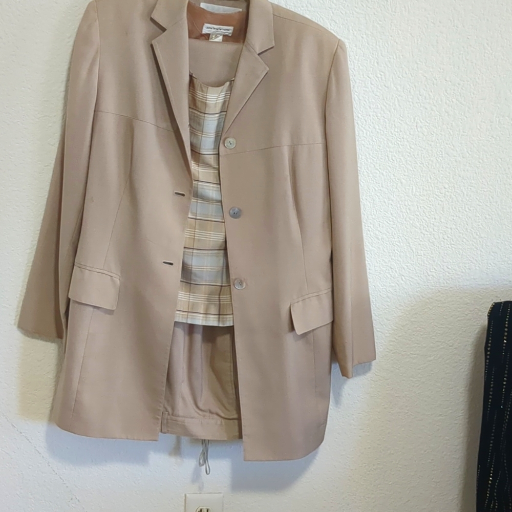 Jones New York size 10 beige and light blue 3pc linen pantsuit